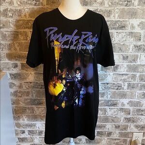 The Prince Estate Black Purple Rain Graphic T-Shirt. NWT. Size L.